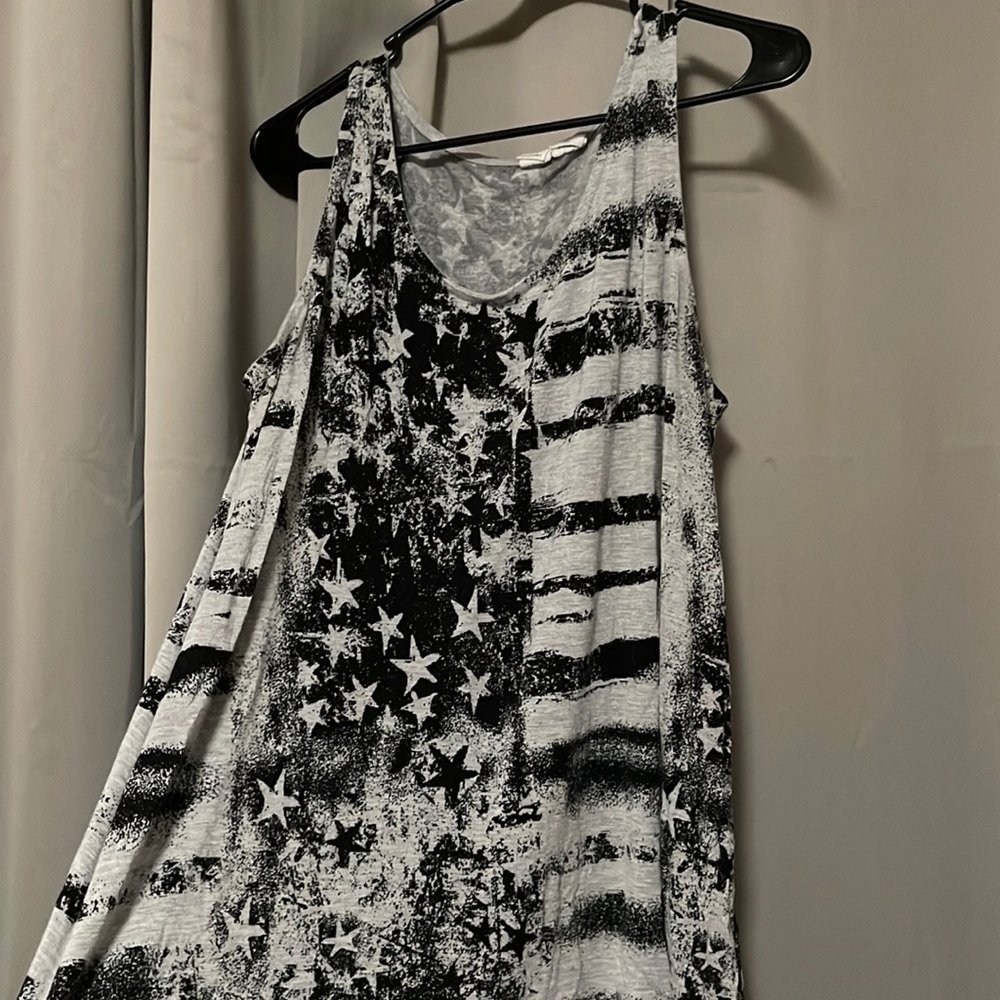Black and grey flag print tank top